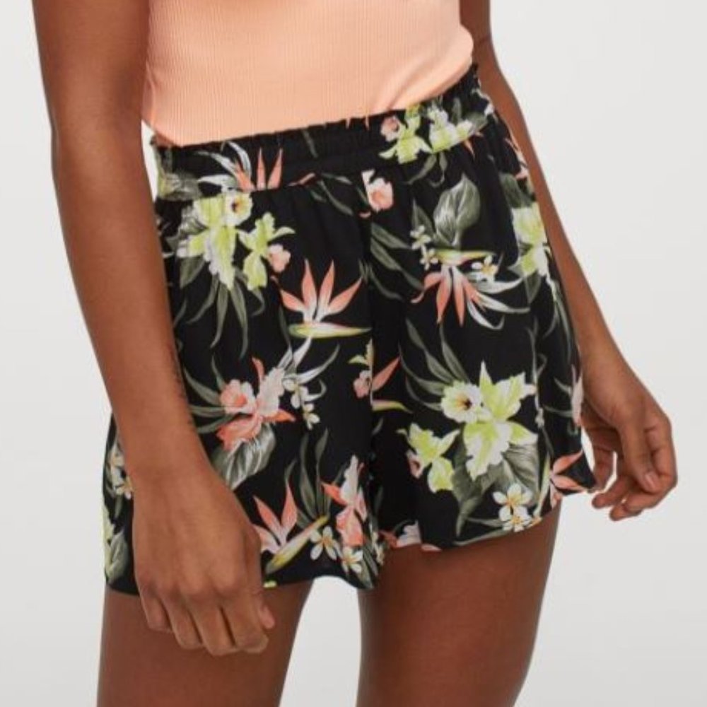 H&M Tropical Print Wide-cut Shorts